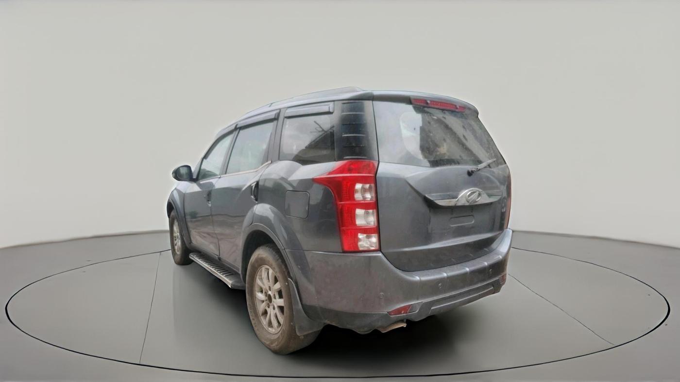 2015 Mahindra XUV500 W10, Diesel, Manual, 1,27,021 km, exterior