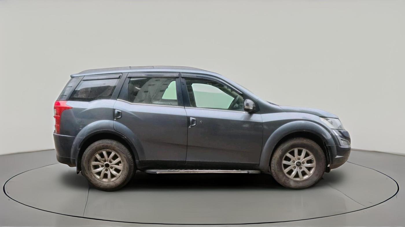 2015 Mahindra XUV500 W10, Diesel, Manual, 1,27,021 km, exterior