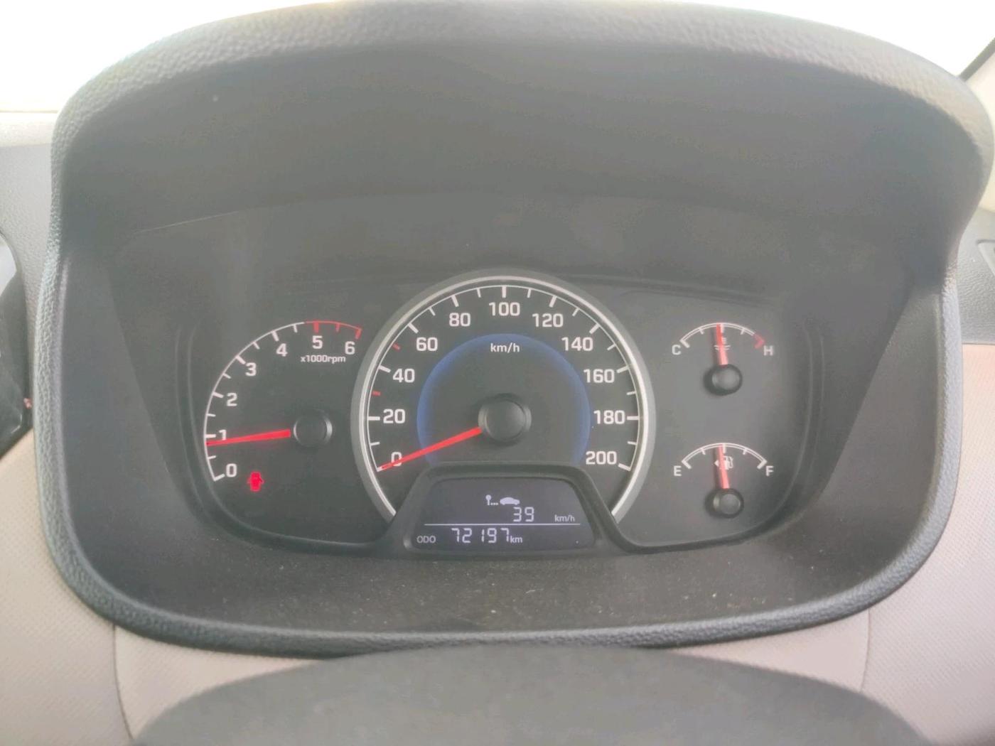 2017 Hyundai Grand i10 MAGNA U2 1.2 CRDI, Diesel, Manual, 1,00,001 km, interior