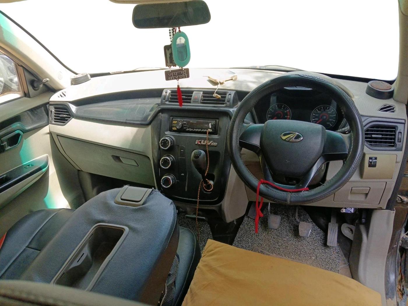 2017 Mahindra Kuv100 K4 D 6 STR, Diesel, Manual, 79,099 km, interior