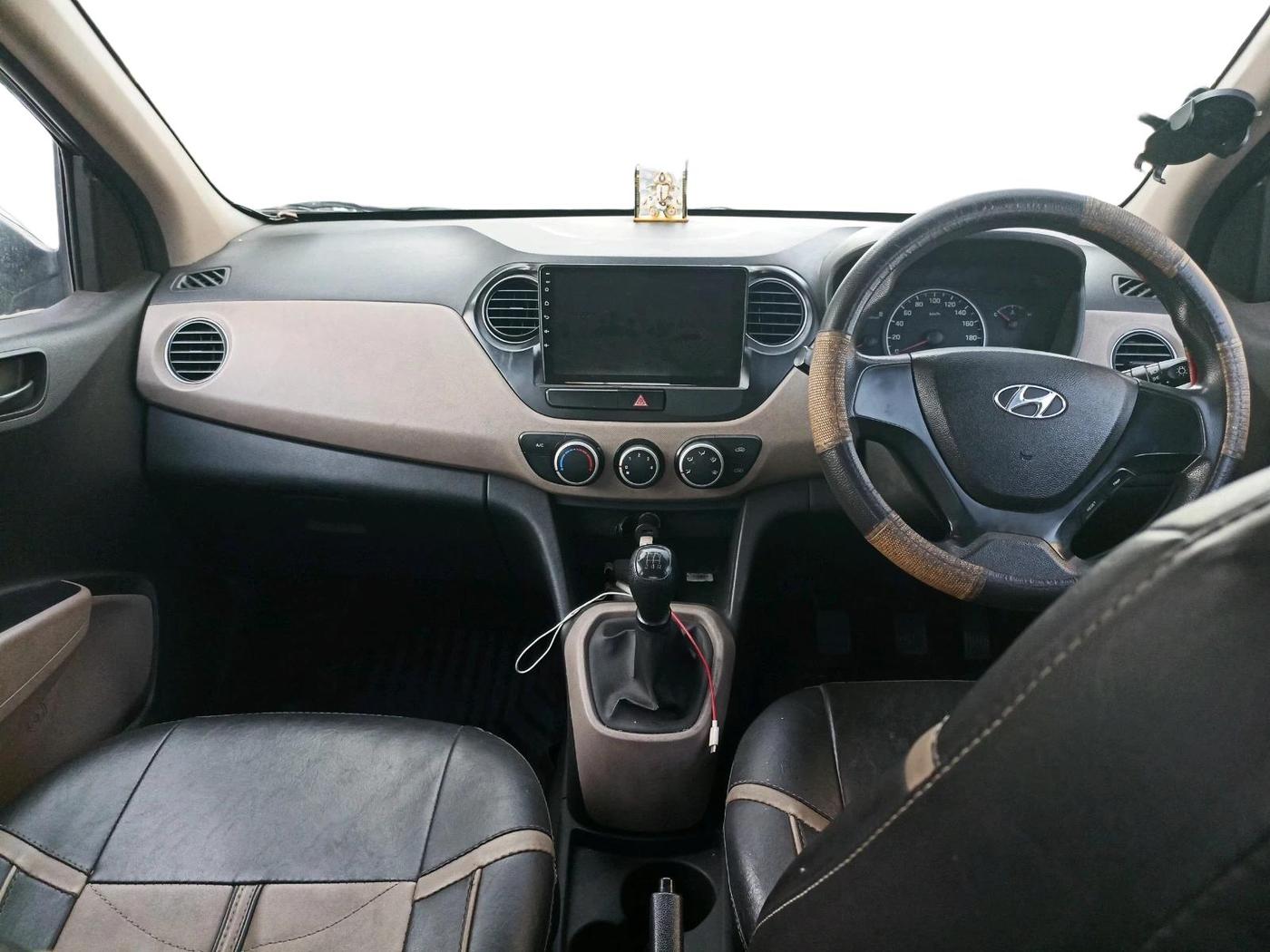 2016 Hyundai Grand i10 MAGNA 1.2 KAPPA VTVT, Petrol, Manual, 1,01,392 km, interior
