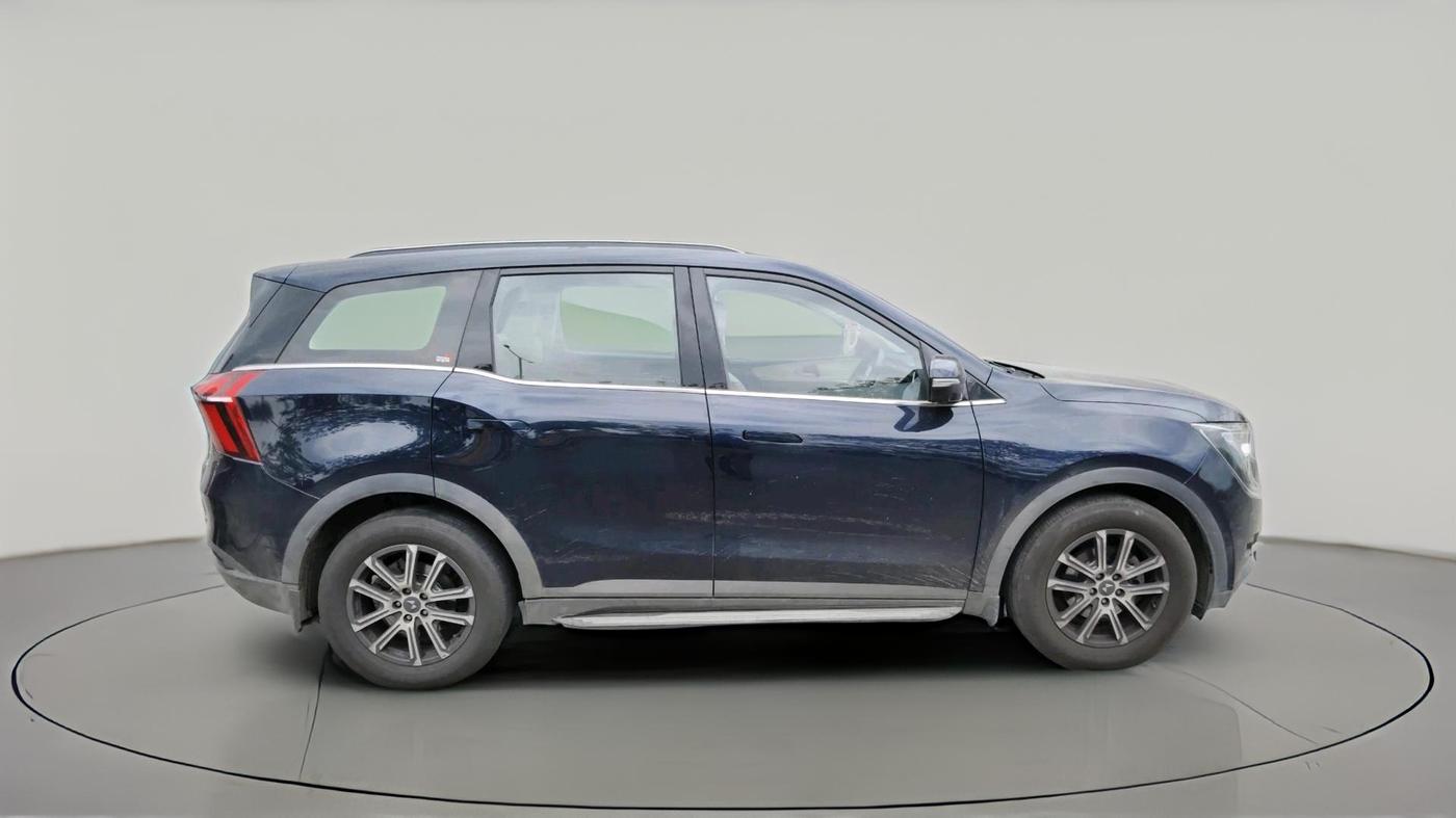 2025 Mahindra XUV700 AX 7 LUXURY D AT 7 STR, Diesel, Automatic, 26,233 km, exterior