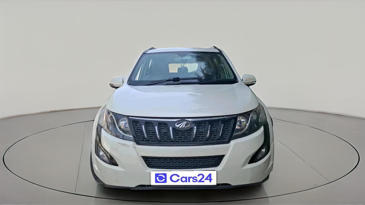 2017 Mahindra XUV500 W6, Diesel, Manual, 94,273 km, exterior
