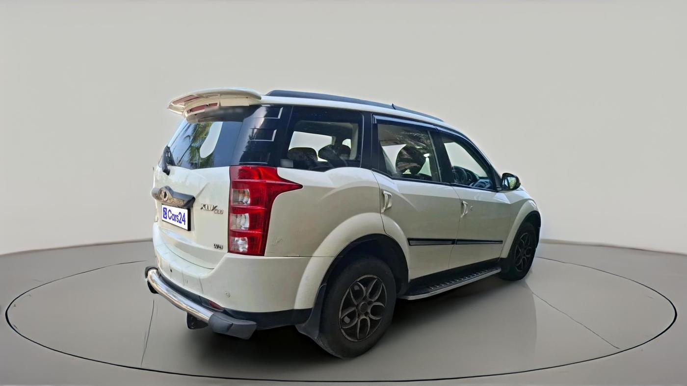 2017 Mahindra XUV500 W6, Diesel, Manual, 94,273 km, exterior