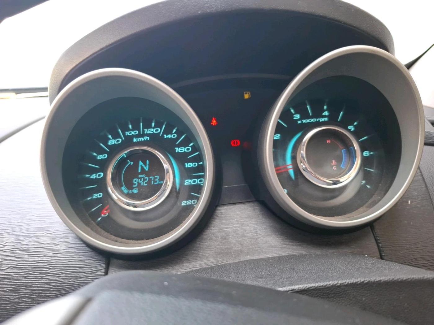 2017 Mahindra XUV500 W6, Diesel, Manual, 94,273 km, interior