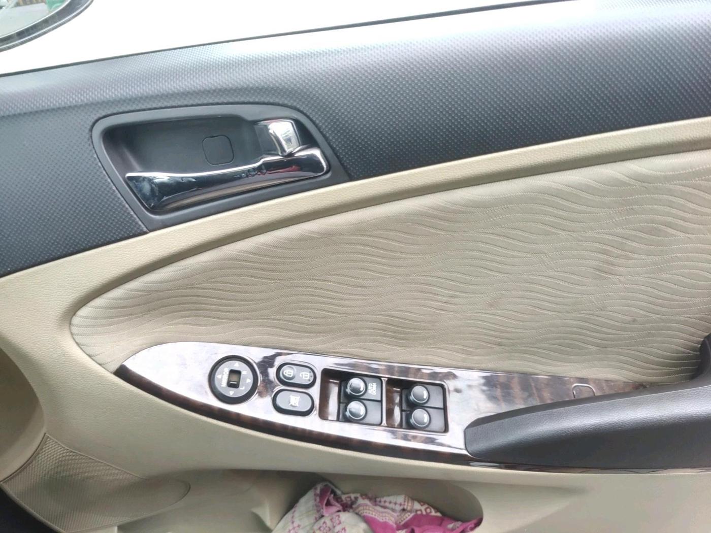 2013 Hyundai Verna FLUIDIC 1.6 CRDI EX, Diesel, Manual, 2,42,663 km, interior