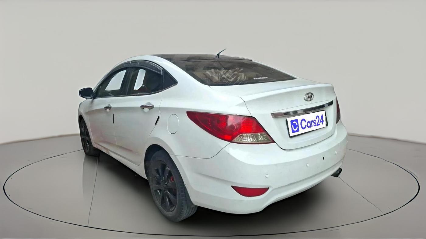 2011 Hyundai Verna FLUIDIC 1.6 CRDI SX AT, Diesel, Automatic, 87,667 km, exterior