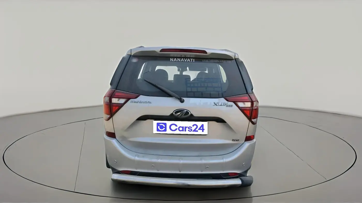 2018 Mahindra XUV500 W9, Diesel, Manual, 1,81,703 km, exterior