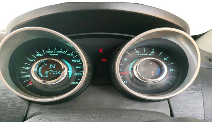 2018 Mahindra XUV500 W9, Diesel, Manual, 1,81,703 km, interior