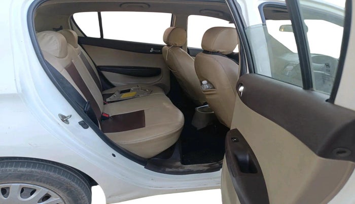 2011 Hyundai i20 MAGNA 1.2, CNG, Manual, 72,944 km, interior