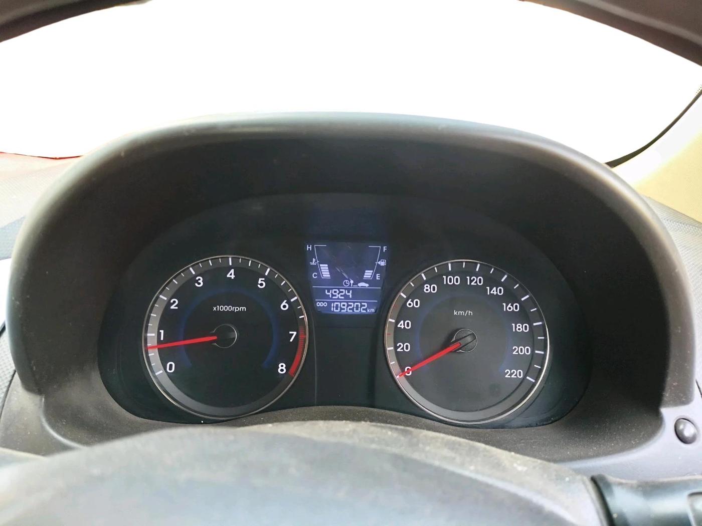 2012 Hyundai Verna FLUIDIC 1.6 VTVT EX, CNG, Manual, 1,09,202 km, interior