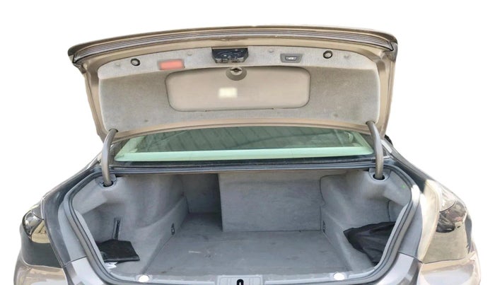 2013 BMW 7 Series 730L D, Diesel, Automatic, 1,94,894 km, exterior