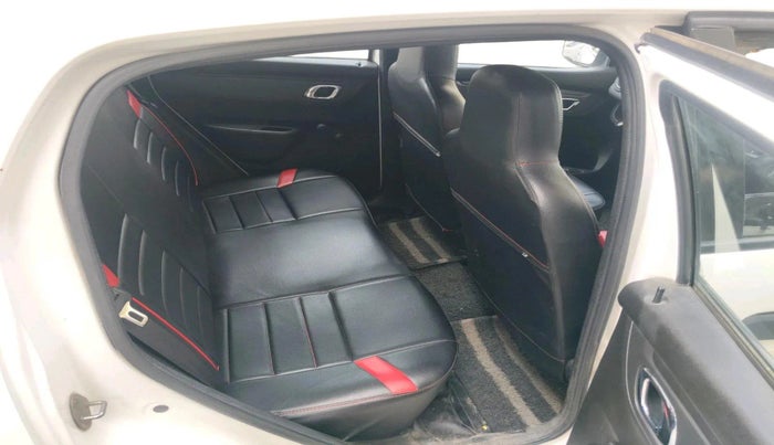 2018 Renault Kwid RXT 1.0 (O), Petrol, Manual, 32,393 km, interior