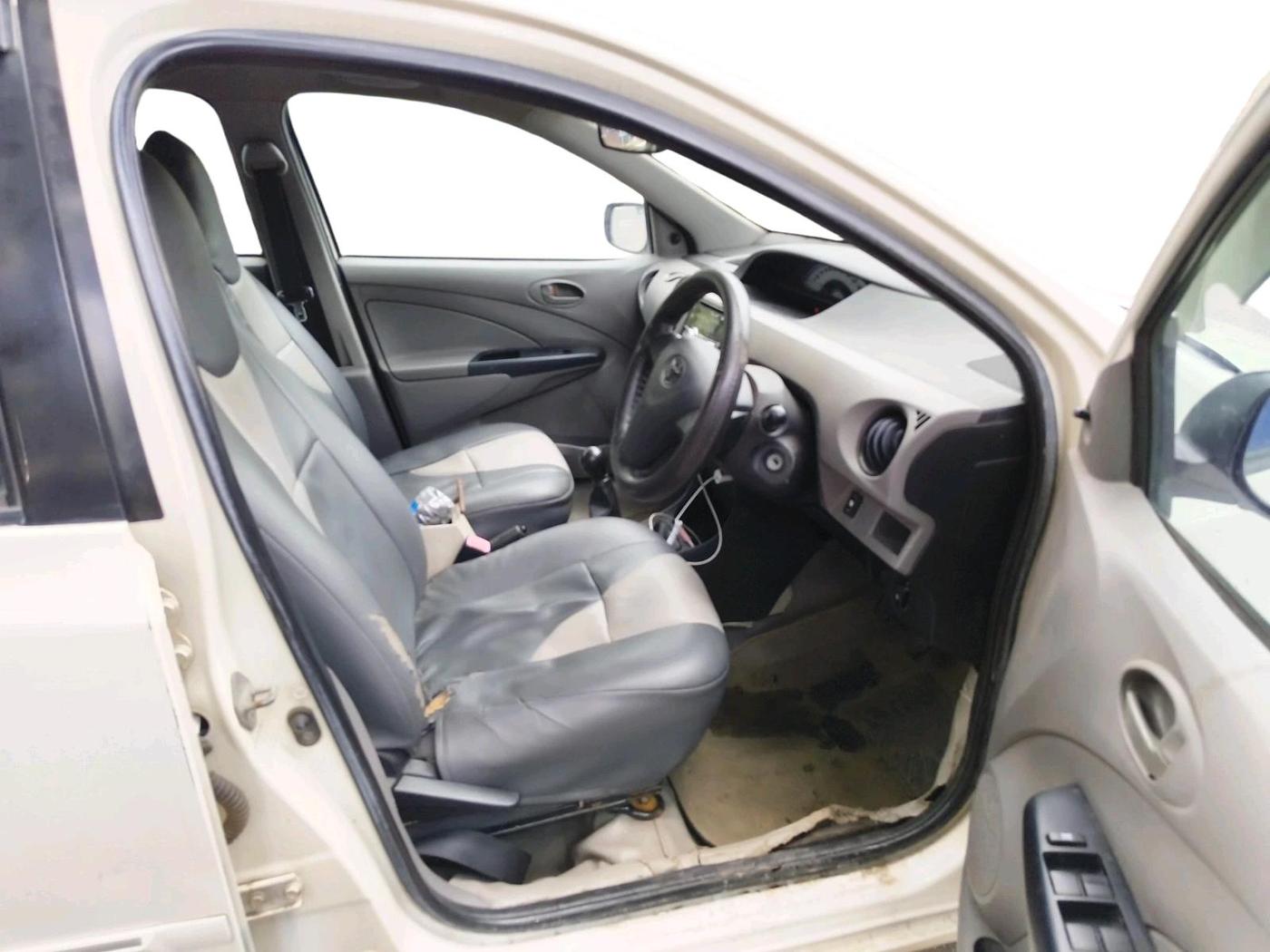 2011 Toyota Etios G, Petrol, Manual, 1,08,649 km, interior