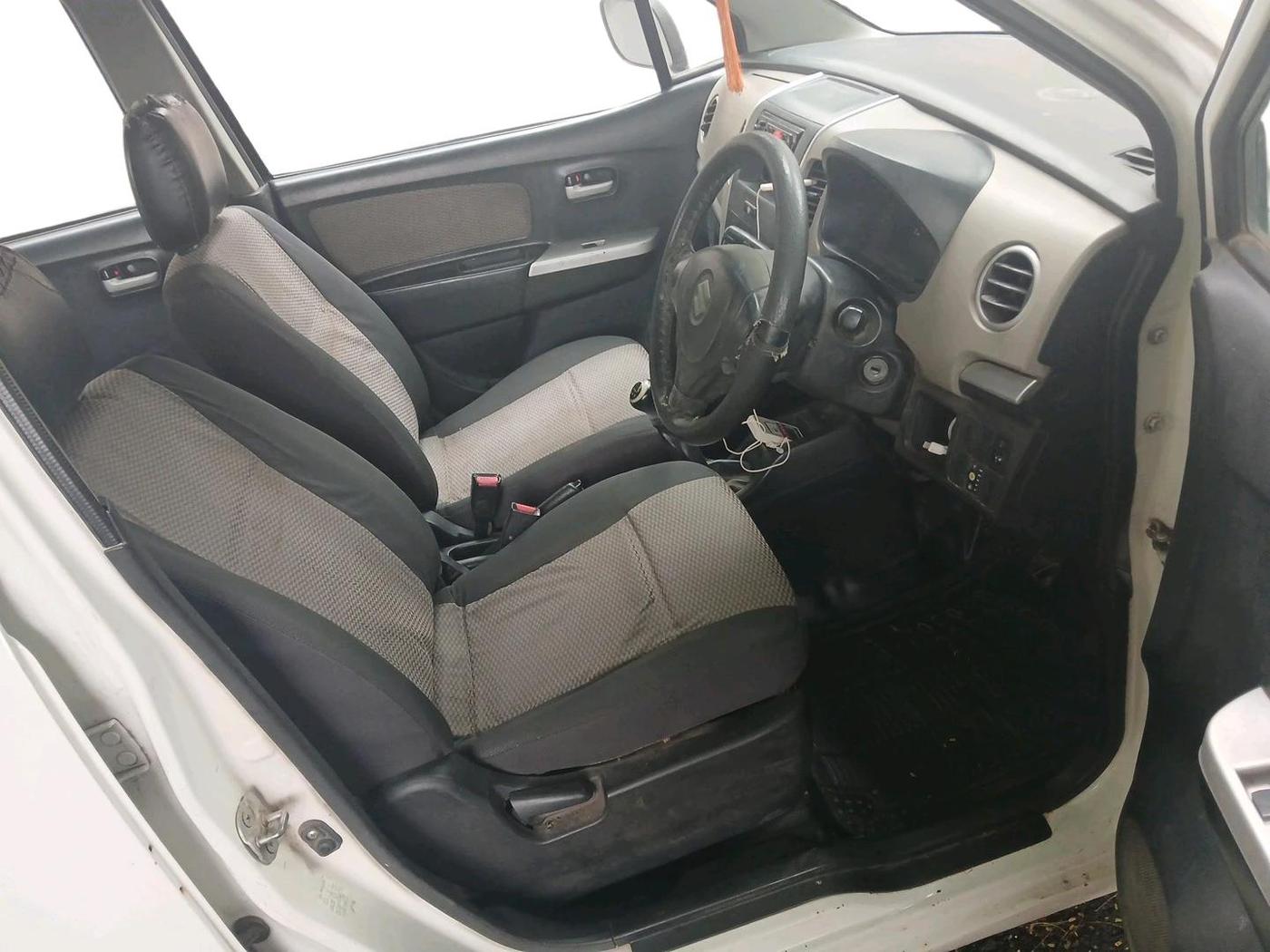 2015 Maruti Wagon R 1.0 LXI CNG, CNG, Manual, 98,126 km, interior