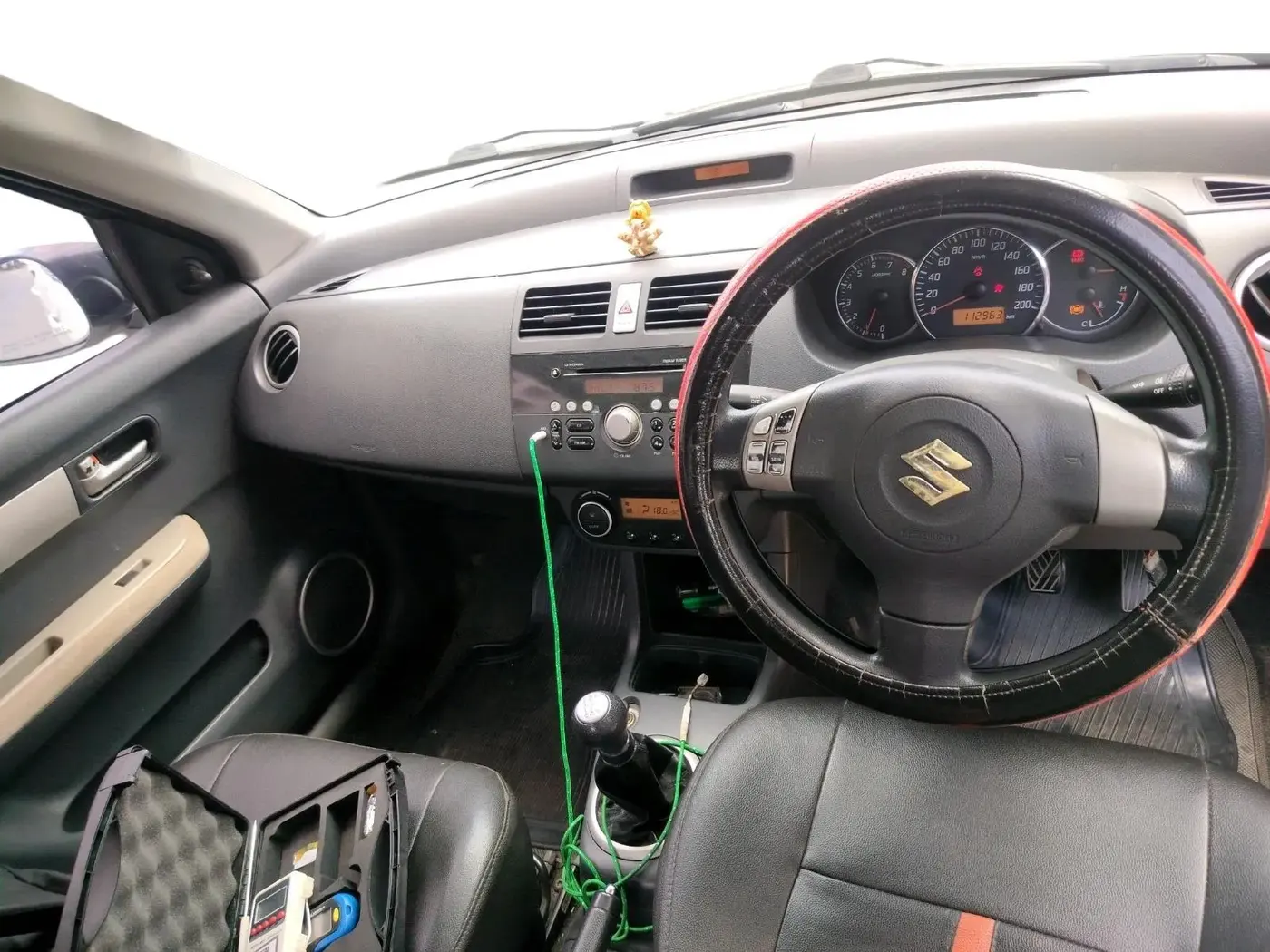 2011 Maruti Swift Dzire ZXI, CNG, Manual, 1,12,963 km, interior