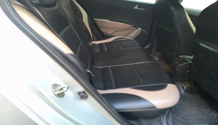 2015 Hyundai Grand i10 SPORTZ 1.2 KAPPA VTVT, CNG, Manual, 90,000 km, interior