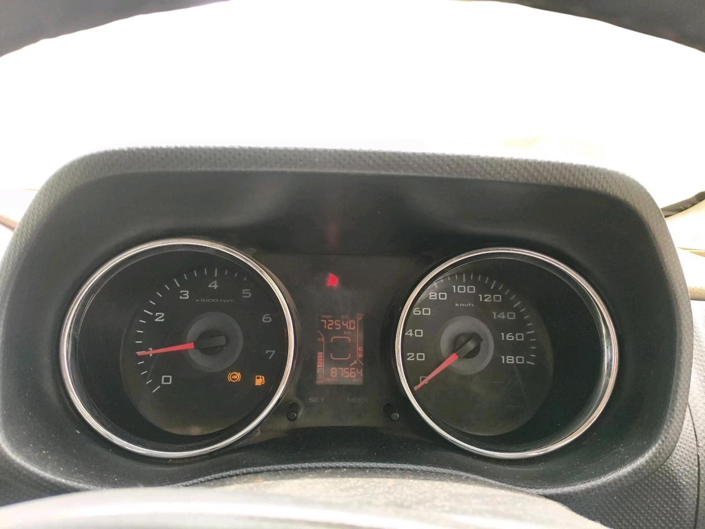 2016 Mahindra TUV300 T8, Diesel, Manual, 87,564 km, interior