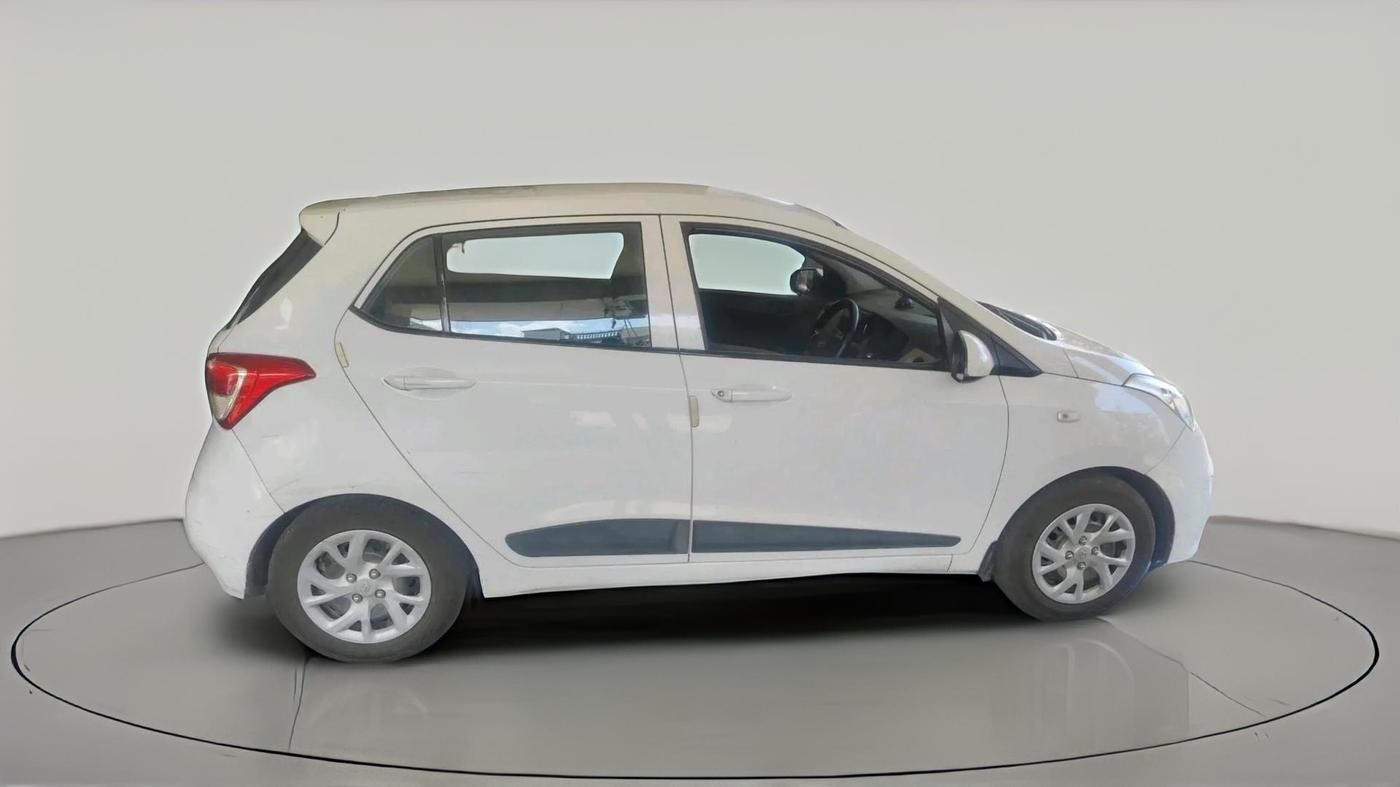 2017 Hyundai Grand i10 MAGNA 1.2 KAPPA VTVT, CNG, Manual, 2,11,850 km, exterior