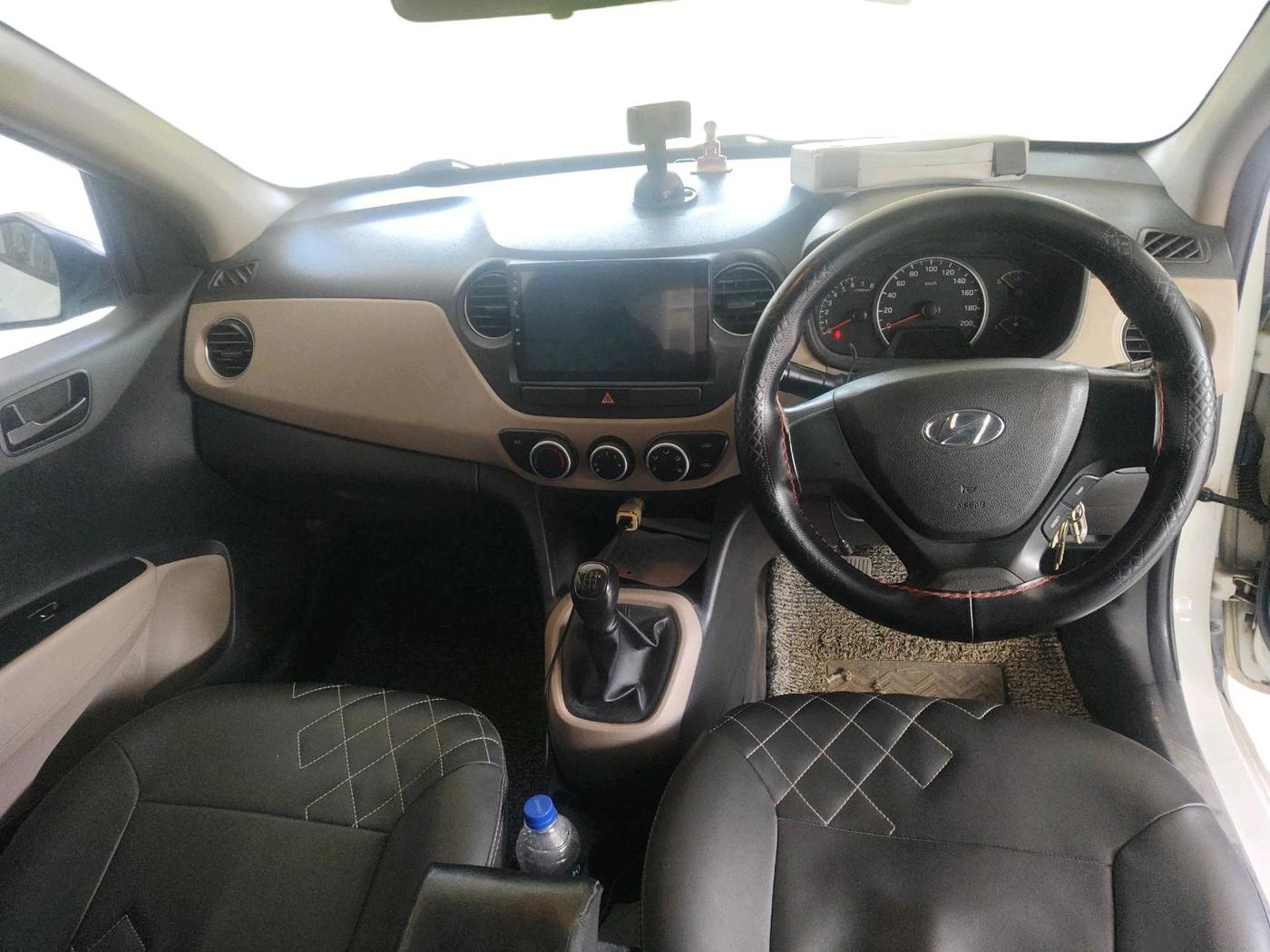 2017 Hyundai Grand i10 MAGNA 1.2 KAPPA VTVT, CNG, Manual, 2,11,850 km, interior