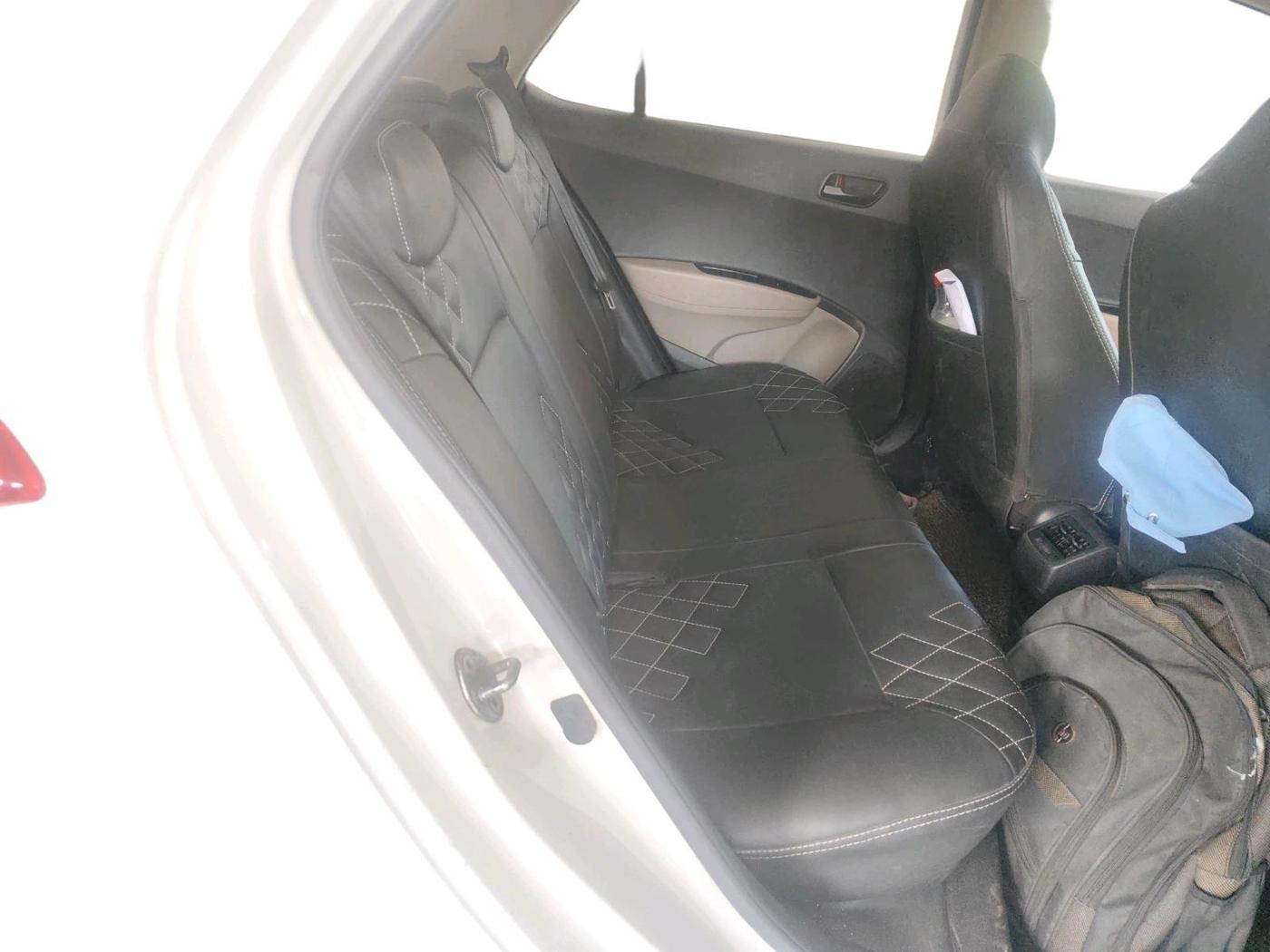2017 Hyundai Grand i10 MAGNA 1.2 KAPPA VTVT, CNG, Manual, 2,11,850 km, interior
