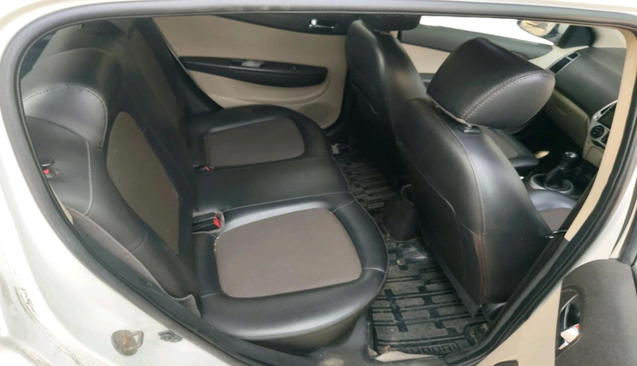 2013 Hyundai i20 MAGNA 1.2, CNG, Manual, 87,516 km, interior