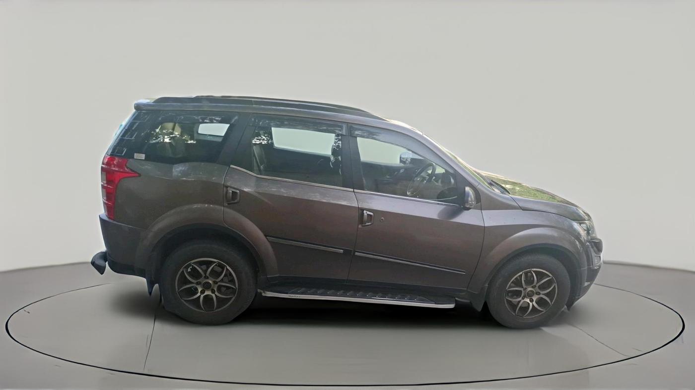 2017 Mahindra XUV500 W10, Diesel, Manual, 47,521 km, exterior