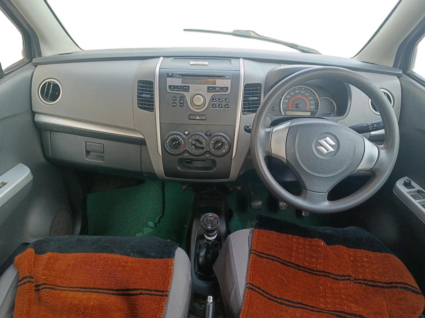 2011 Maruti Wagon R 1.0 VXI, CNG, Manual, 1,78,395 km, interior