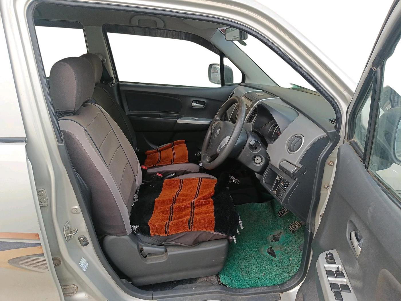 2011 Maruti Wagon R 1.0 VXI, CNG, Manual, 1,78,395 km, interior