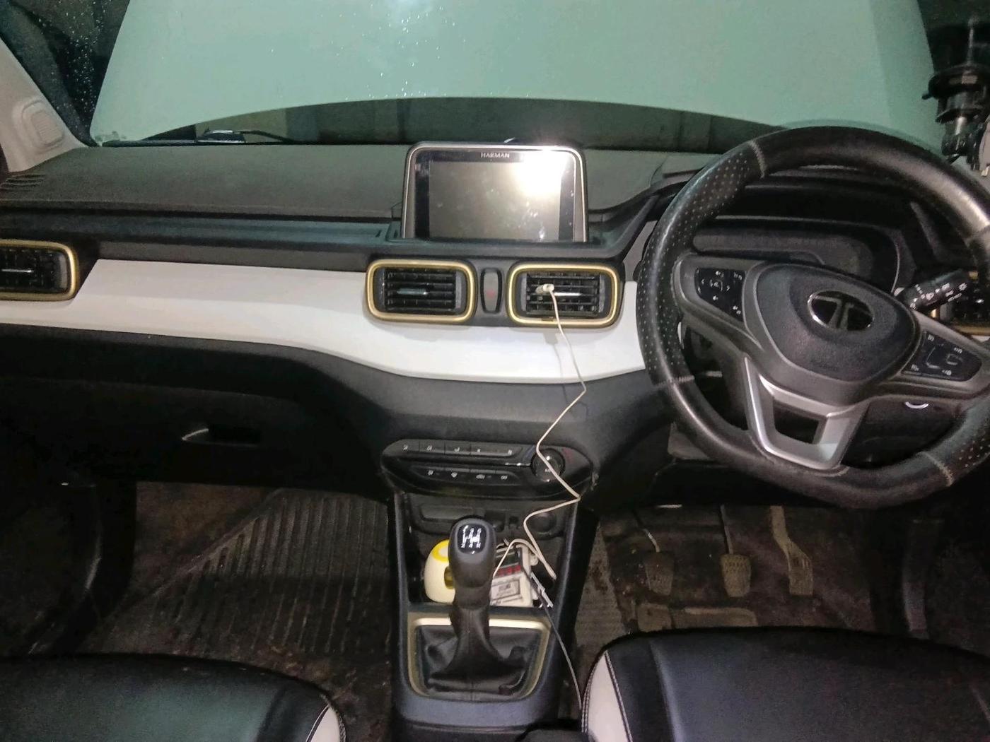 2024 Tata PUNCH ACCOMPLISHED DAZZLE PACK MT, Petrol, Manual, 22,125 km, interior