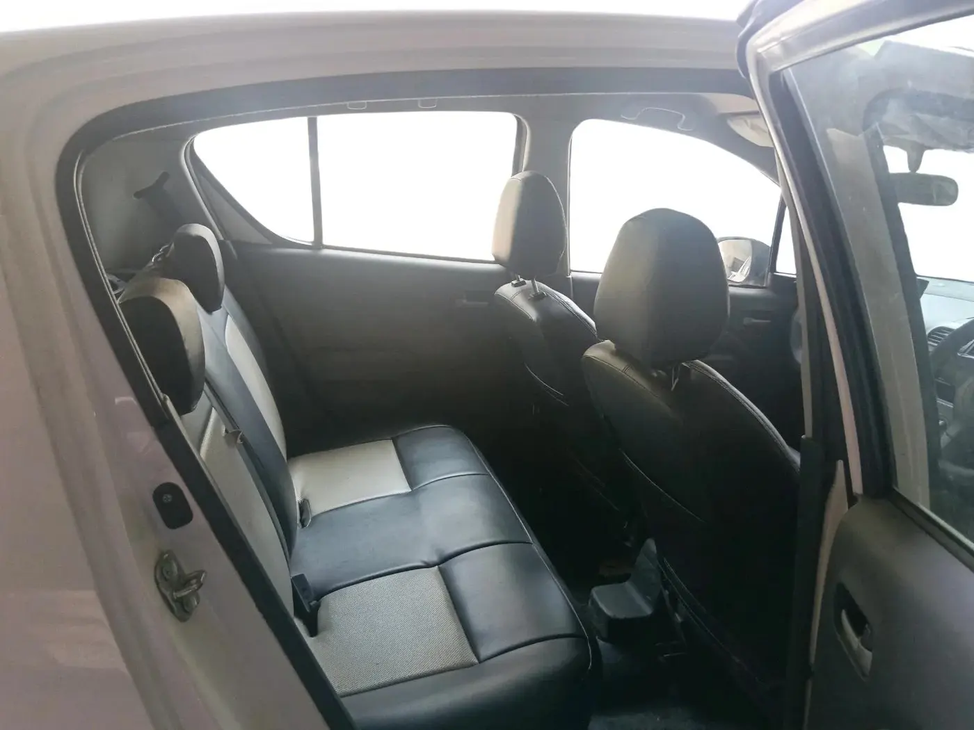 2010 Maruti Ritz VXI, Petrol, Manual, 8,250 km, interior