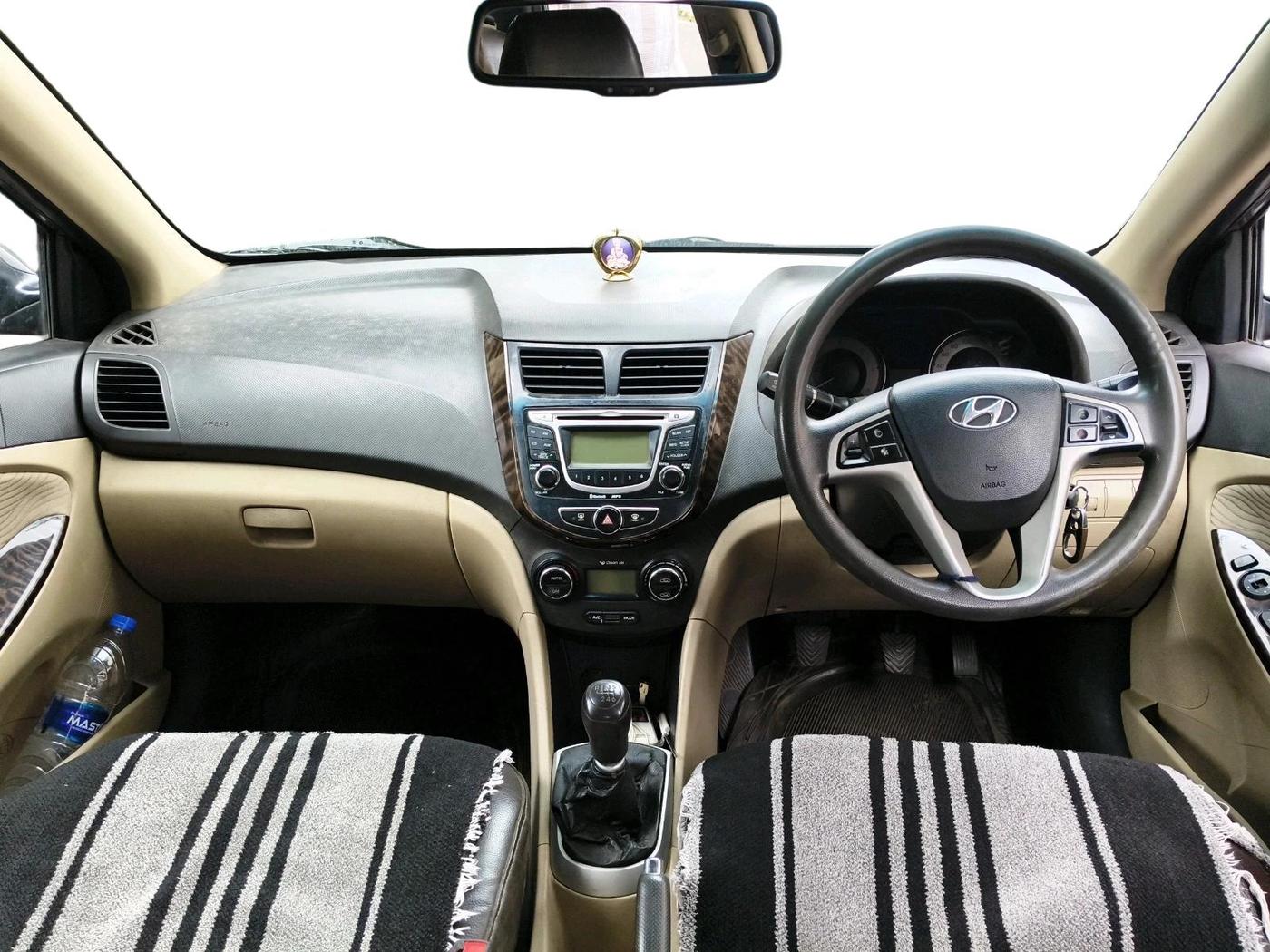 2013 Hyundai Verna FLUIDIC 1.6 CRDI SX, Diesel, Manual, 1,11,769 km, interior