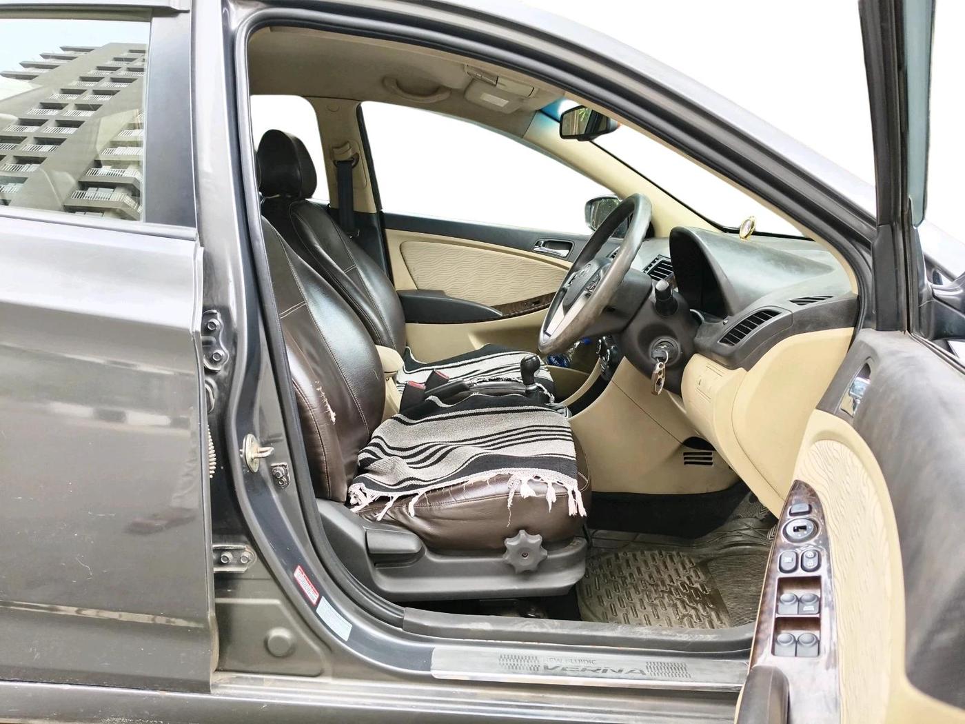 2013 Hyundai Verna FLUIDIC 1.6 CRDI SX, Diesel, Manual, 1,11,769 km, interior