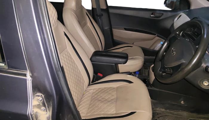 2017 Hyundai Grand i10 MAGNA AT 1.2 KAPPA VTVT, CNG, Automatic, 1,76,906 km, interior