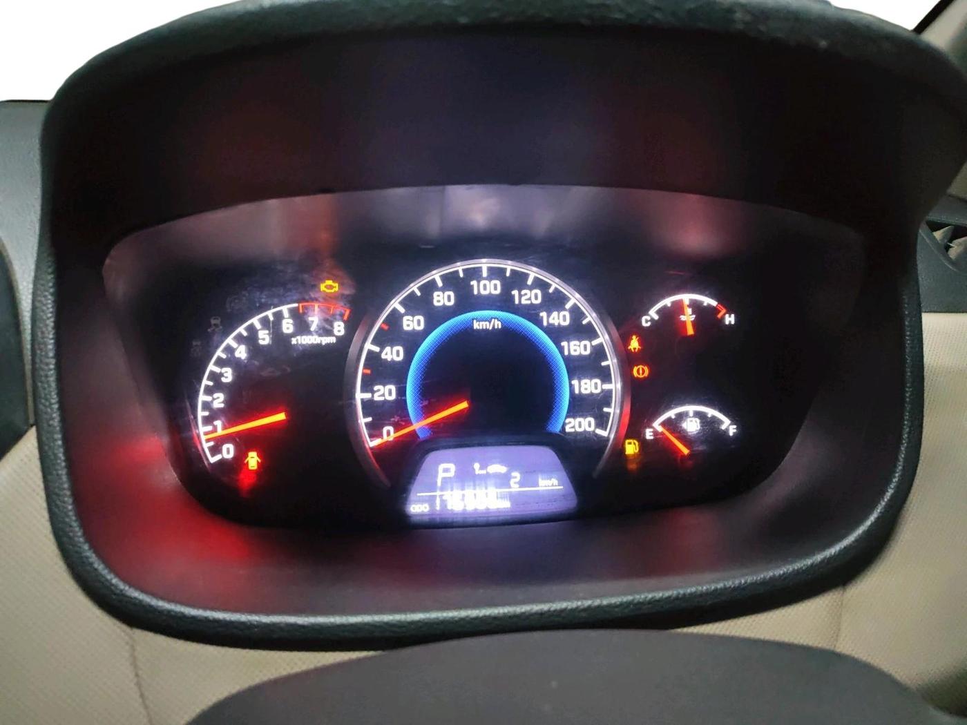 2017 Hyundai Grand i10 MAGNA AT 1.2 KAPPA VTVT, CNG, Automatic, 1,76,906 km, interior