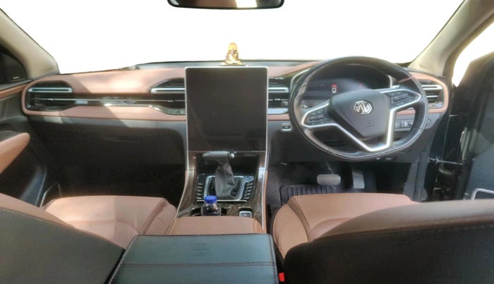 2023 MG HECTOR PLUS SHARP PRO 1.5 PETROL TURBO CVT 7 STR, Petrol, Automatic, 16,504 km, interior