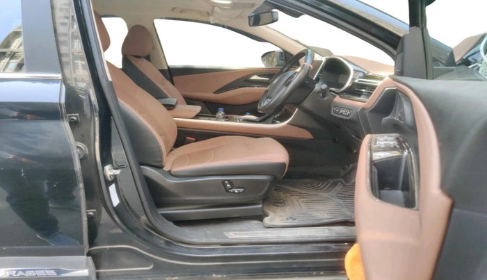 2023 MG HECTOR PLUS SHARP PRO 1.5 PETROL TURBO CVT 7 STR, Petrol, Automatic, 16,504 km, interior