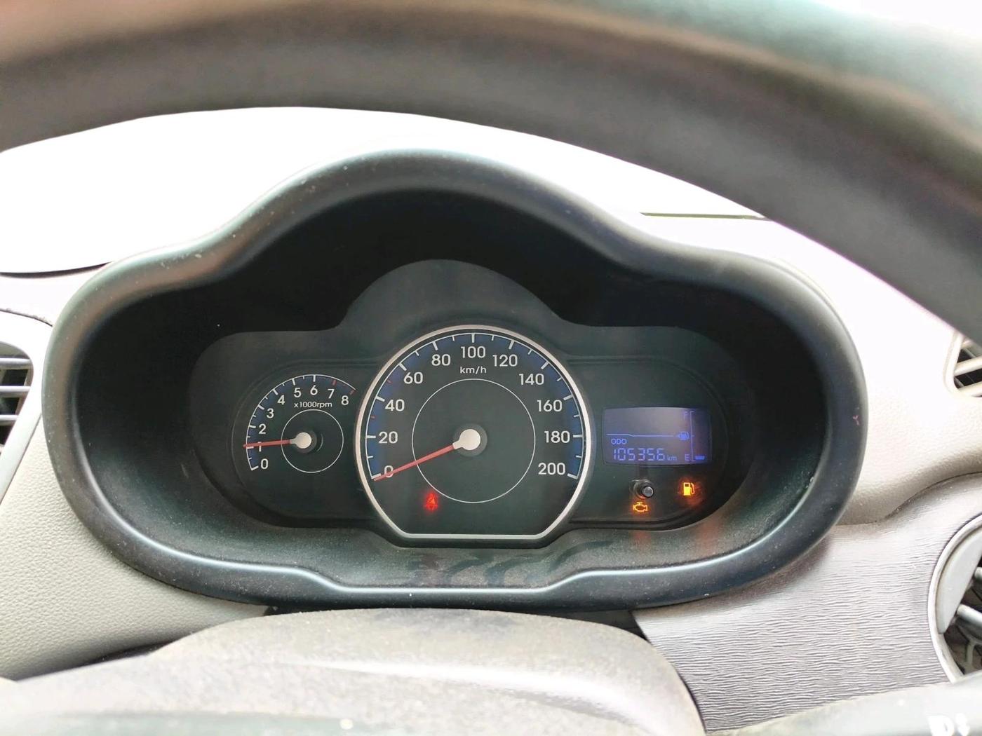 2011 Hyundai i10 SPORTZ 1.2, CNG, Manual, 1,05,356 km, interior