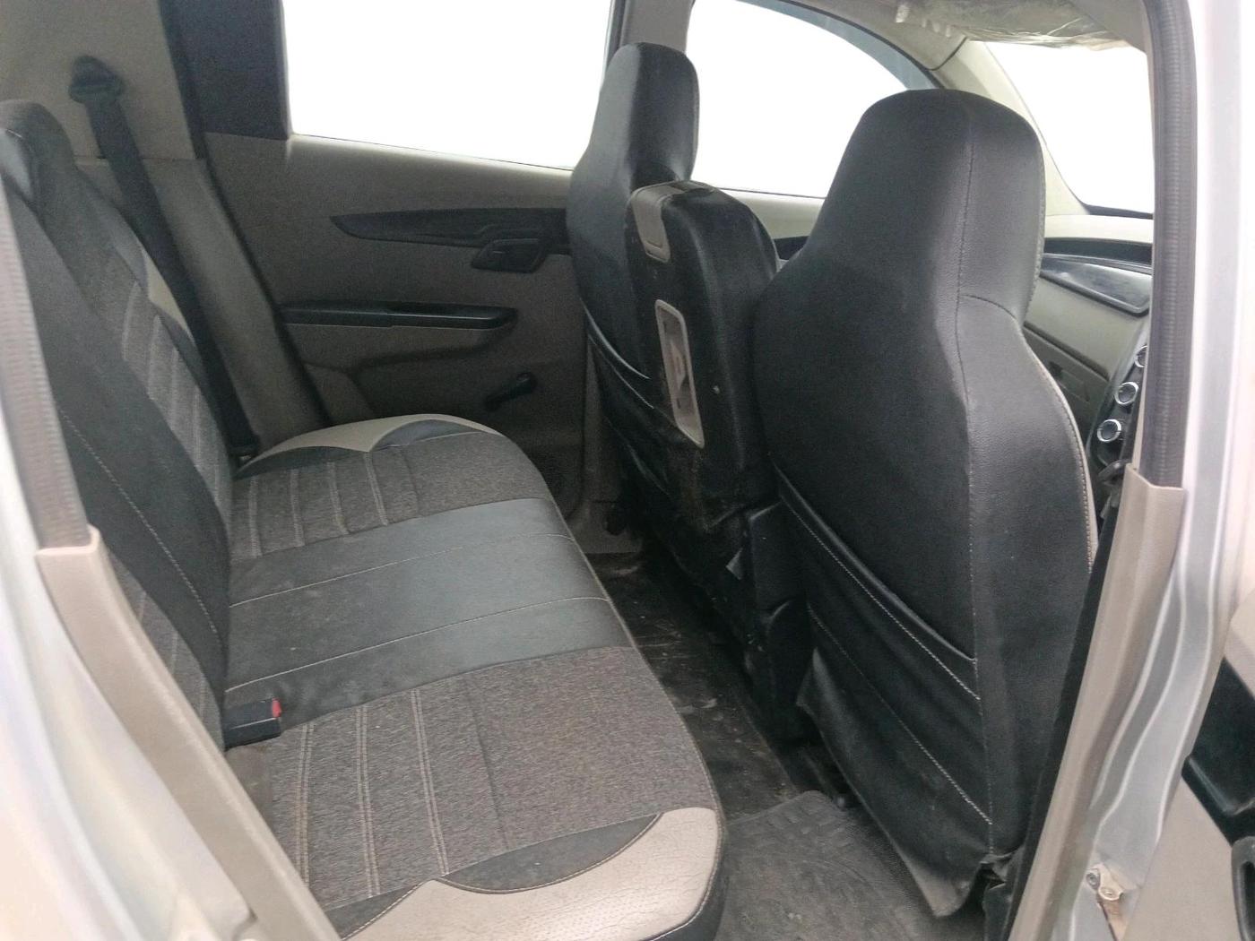 2016 Mahindra Kuv100 K2 D 6 STR, Diesel, Manual, 1,15,398 km, interior