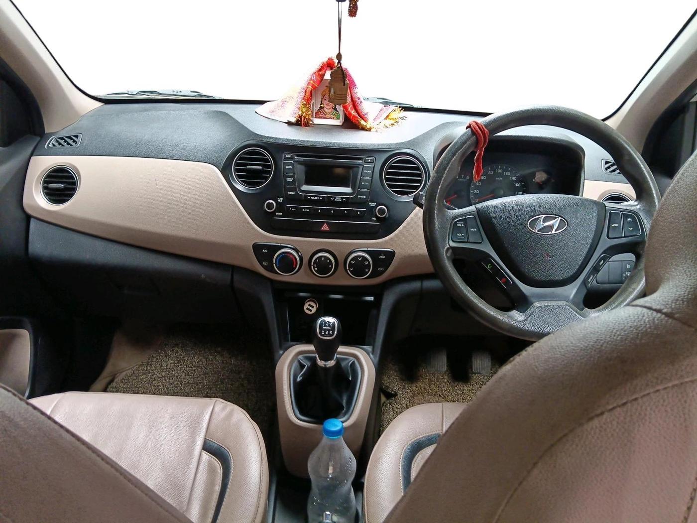 2014 Hyundai Xcent S 1.2, Petrol, Manual, 2,60,000 km, interior