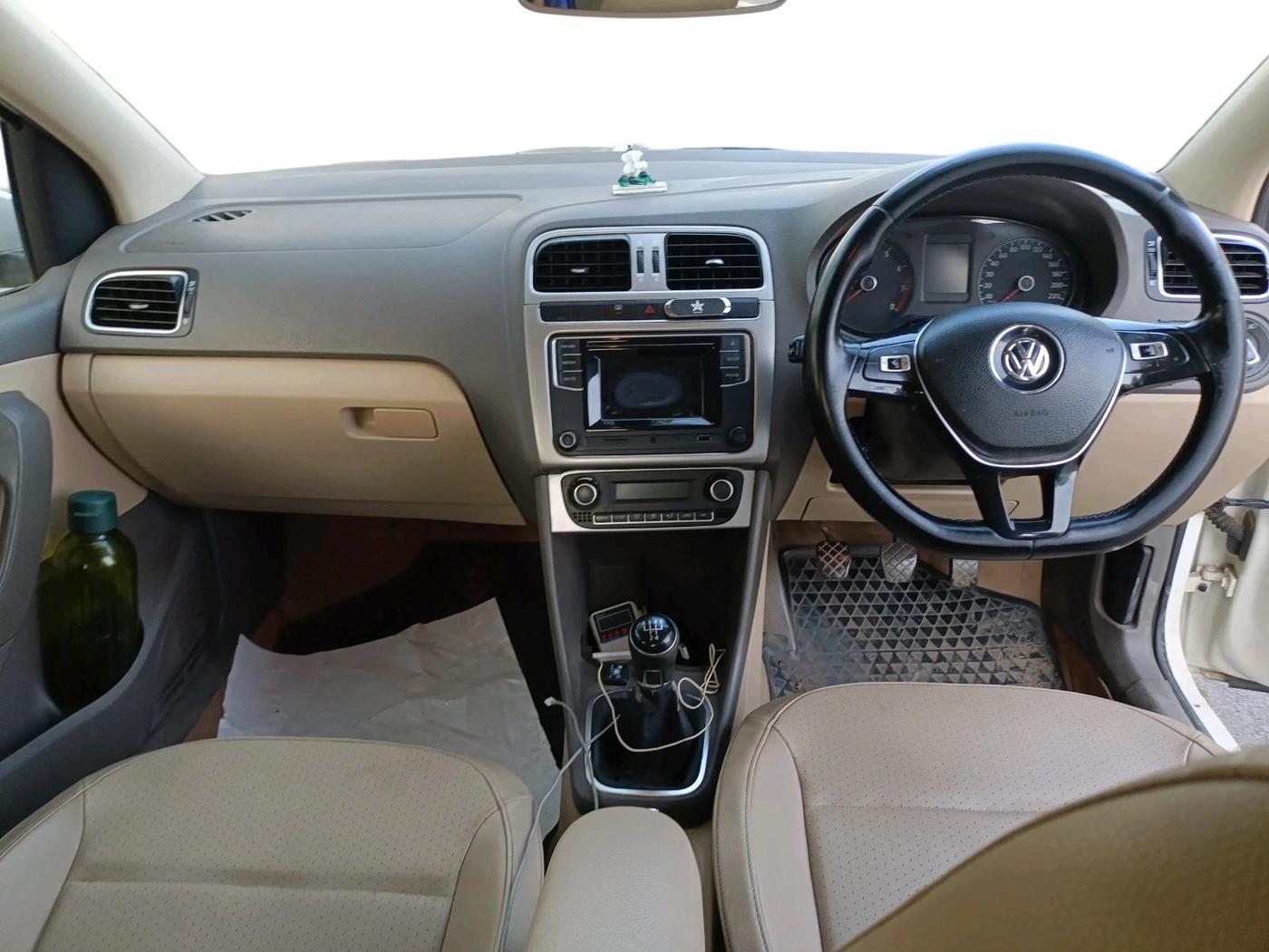 2016 Volkswagen Vento HIGHLINE 1.6 MPI, CNG, Manual, 76,646 km, interior
