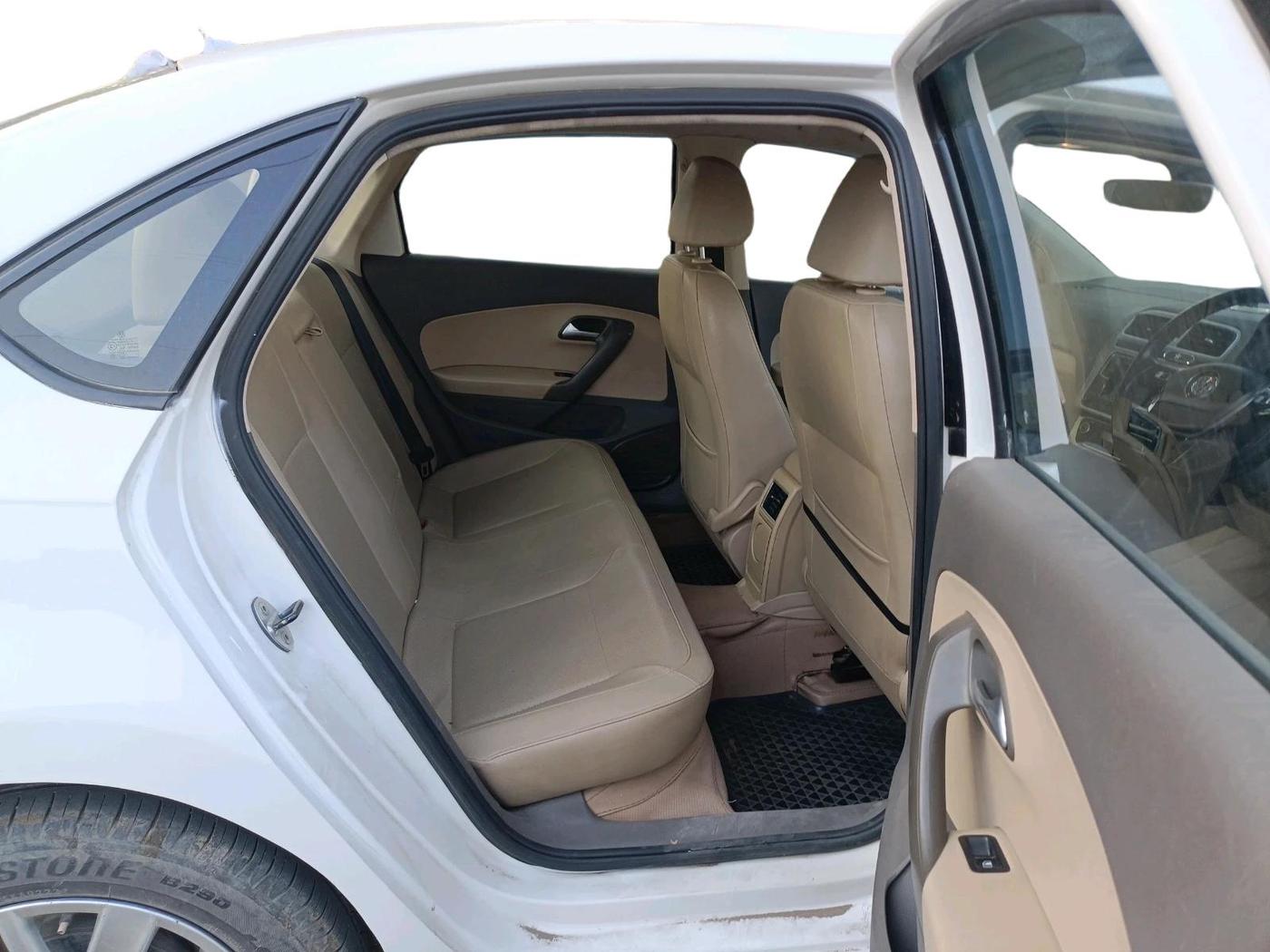 2016 Volkswagen Vento HIGHLINE 1.6 MPI, CNG, Manual, 76,646 km, interior