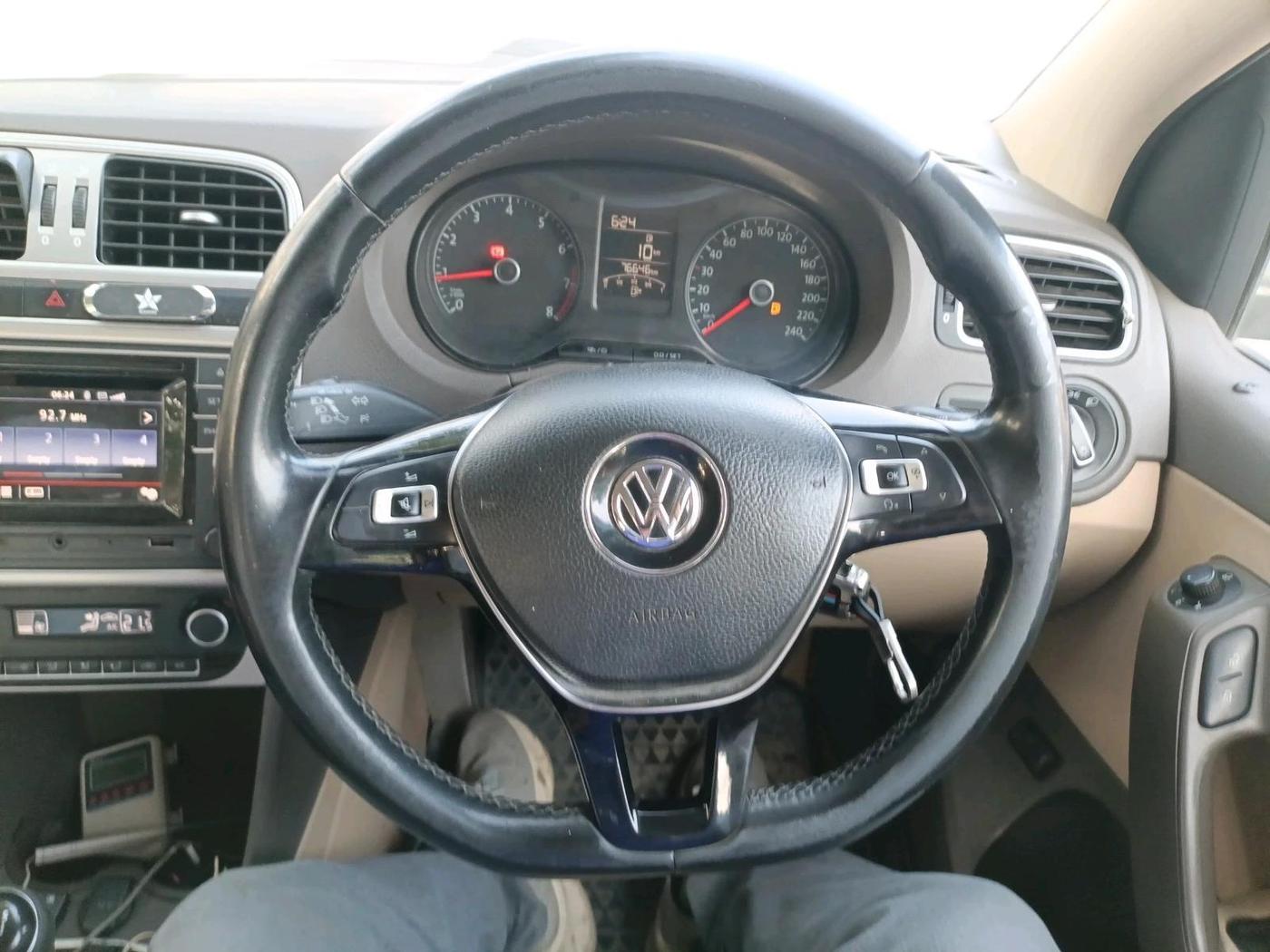 2016 Volkswagen Vento HIGHLINE 1.6 MPI, CNG, Manual, 76,646 km, interior