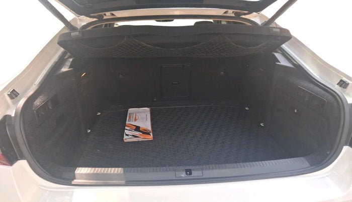 2016 Skoda Superb L&K 1.8 TSI AT, Petrol, Automatic, 66,747 km, exterior