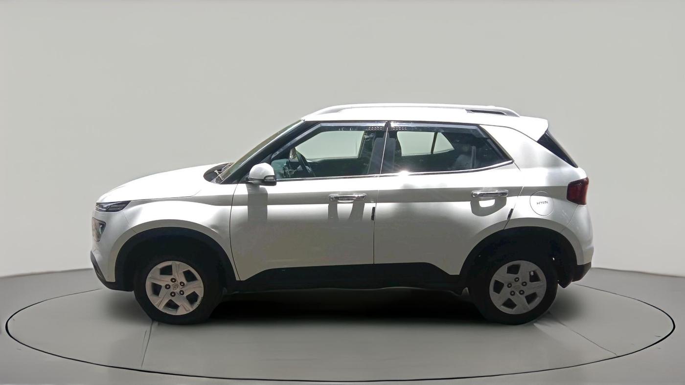 2020 Hyundai VENUE S+ 1.2, Petrol, Manual, 69,328 km, exterior