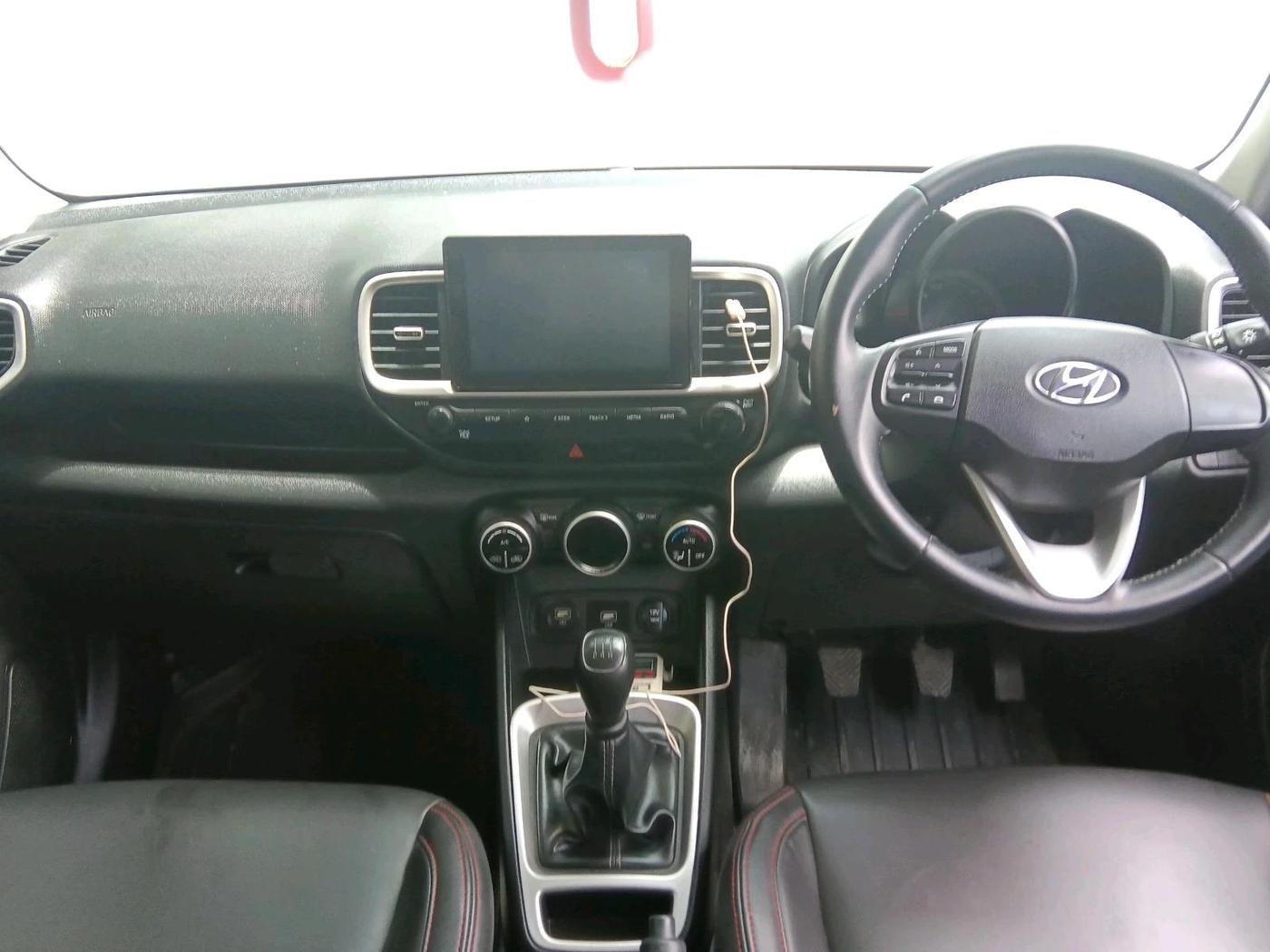 2020 Hyundai VENUE S+ 1.2, Petrol, Manual, 69,328 km, interior