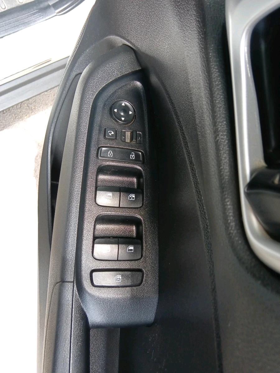 2020 Hyundai VENUE S+ 1.2, Petrol, Manual, 69,328 km, interior