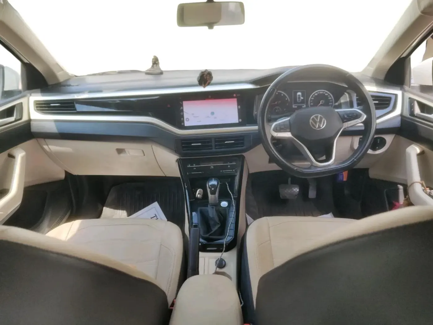 2022 Volkswagen VIRTUS HIGHLINE TSI 1.0 AT, Petrol, Automatic, 23,500 km, interior