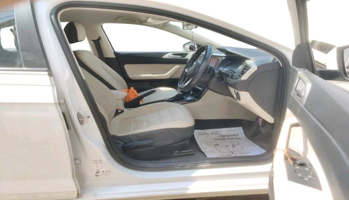 2022 Volkswagen VIRTUS HIGHLINE TSI 1.0 AT, Petrol, Automatic, 23,500 km, interior