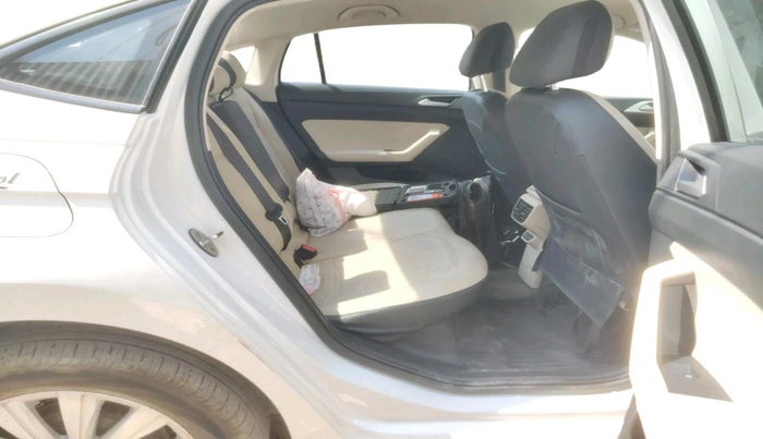 2022 Volkswagen VIRTUS HIGHLINE TSI 1.0 AT, Petrol, Automatic, 23,500 km, interior